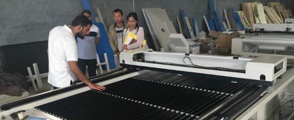 國際友人參觀工廠